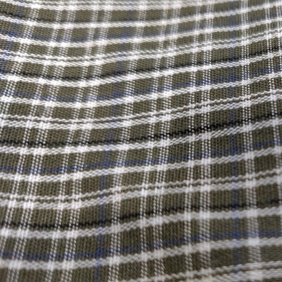 NWT 20s Guess plaid button-down shirt - Picture 5 of 5